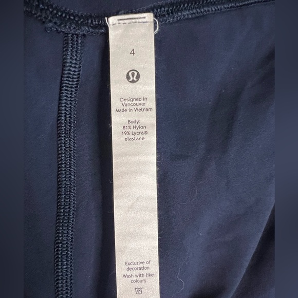 lululemon Align women’s size 4 High-Rise Short 6" in True Navy - Picture 3 of 6